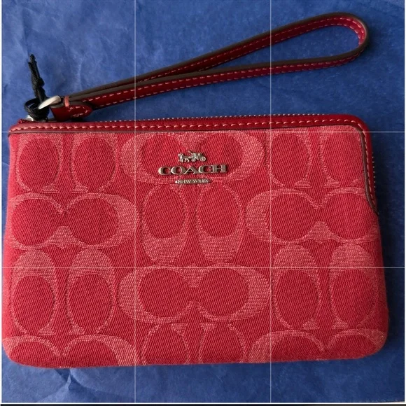 ❤️💘❤️ COACH CORNER ZIP WRISTLET IN SIGNATURE DENIM ❤️💘❤️ NWT ❤️💘❤️ - Picture 12 of 16